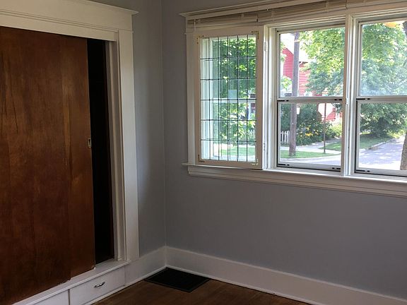 5th image of 1329 Hope St SE #1