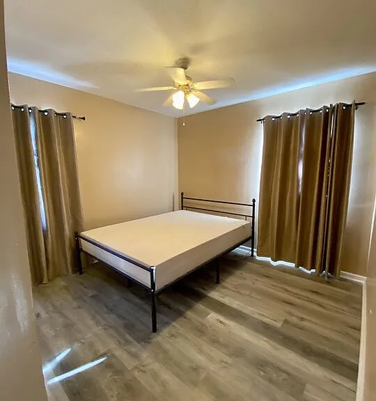 1554 S Stanley Ave — Photo 11