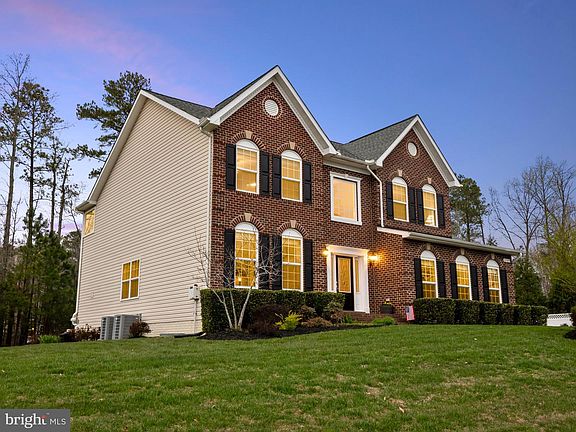 3rd image of 22987 Thornbury Dr