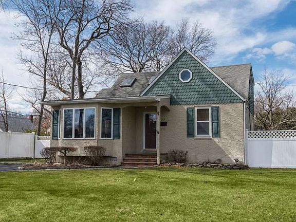 4th image of 253 Curtin Ave