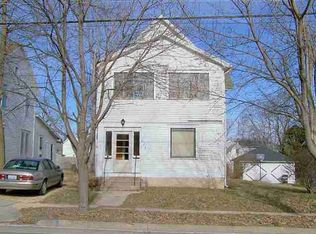 628-628 1/2 W Douglas St, Freeport, IL 61032