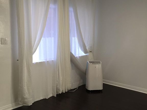 2nd image of 309 Windward Ave APT A