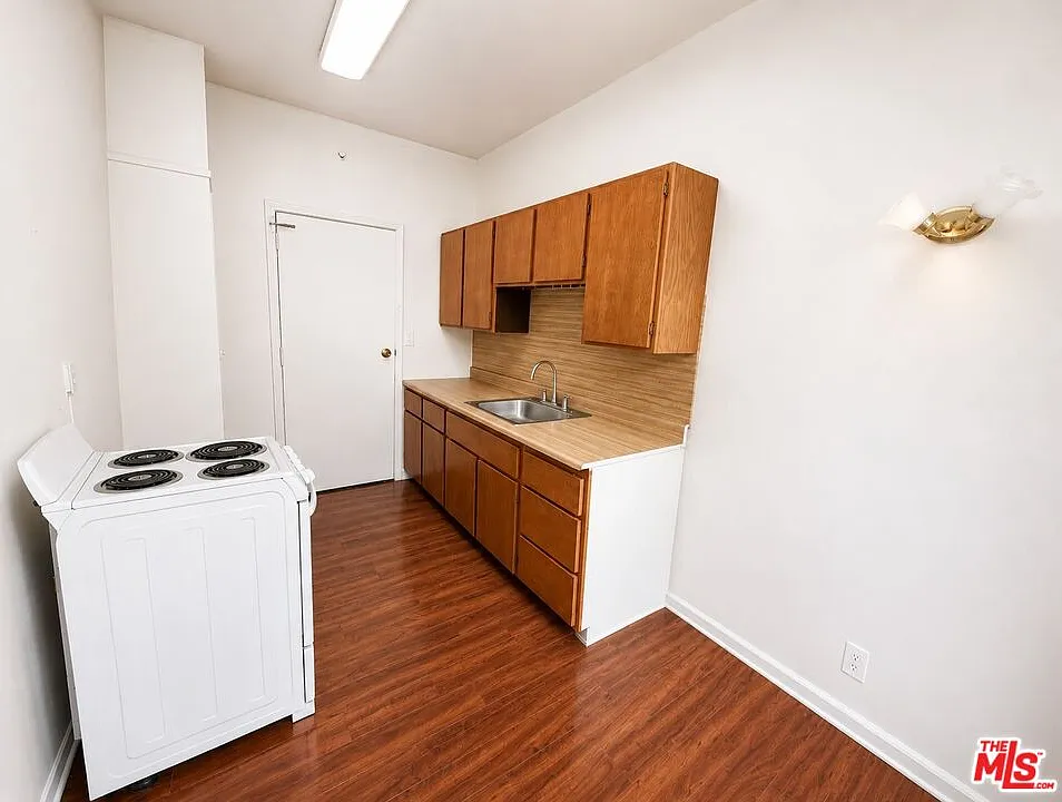 634 S Gramercy Pl #403