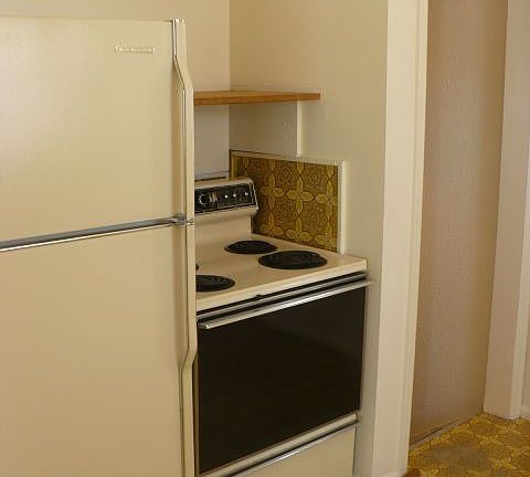 4th image of 1131 Central Ave