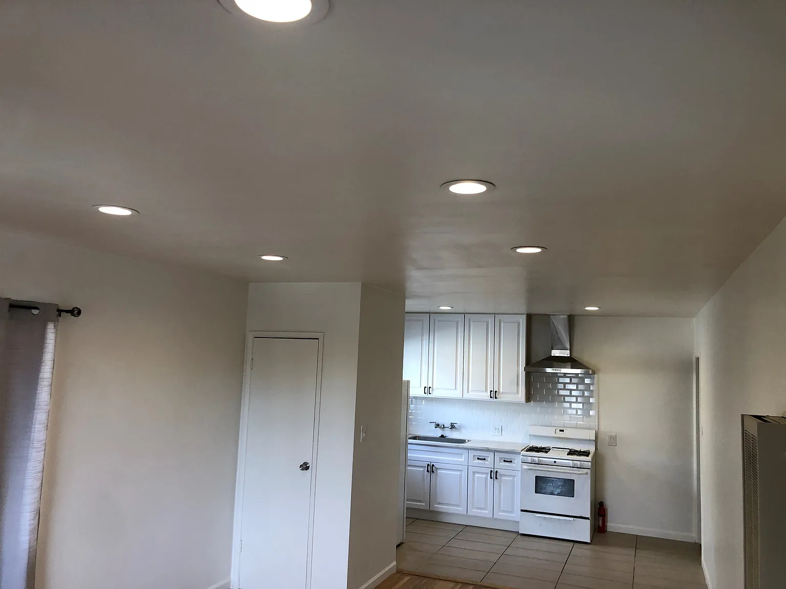 246 Estrella St — Photo 4