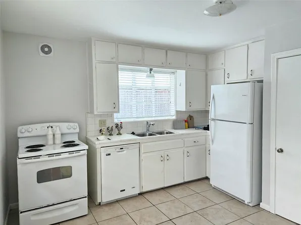 2049 Sheridan St, Houston, TX 77030