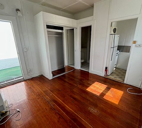 2nd image of 1419 De La Vina St #14