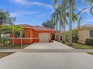 16136 SW 68th St, Miami, FL 33193