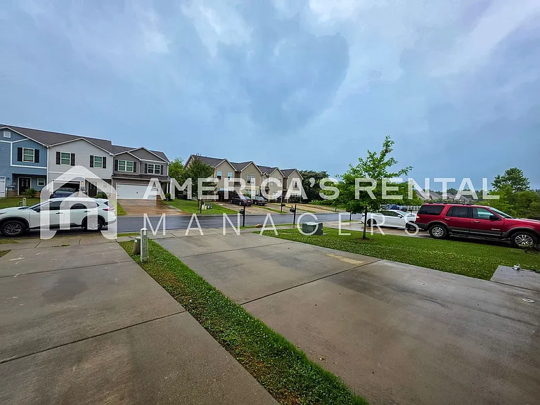 680 The Heights Ln — Photo 15
