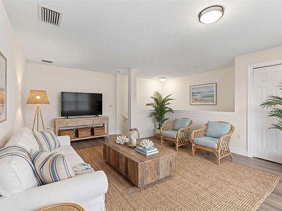 3rd image of 537 Fore Dr