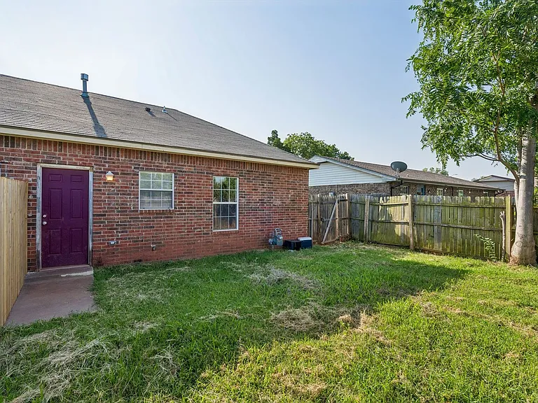 1021 Shady Creek Cir — Photo 27