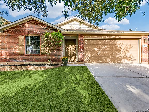 5th image of 220 Hereford Street