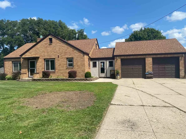 353 S Main St, Pearl City, IL 61062