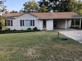 236 Barnes St, Abbeville, GA 31001