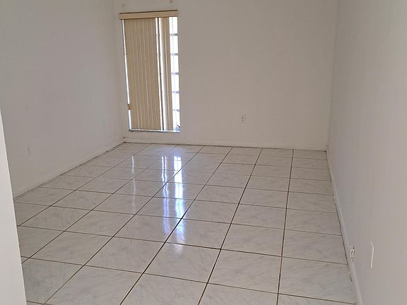 2nd image of 12035 NE 2nd Ave #407