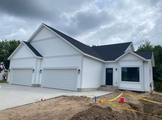 7118 Kerrie Ln, Spring Lake, MI 49456