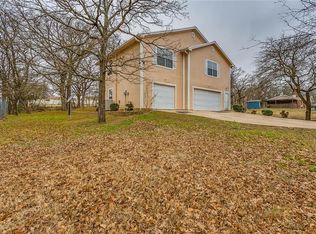 715 Lakewood Dr, Alvarado, TX 76009