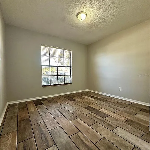 1831 Twisting Ln — Photo 10