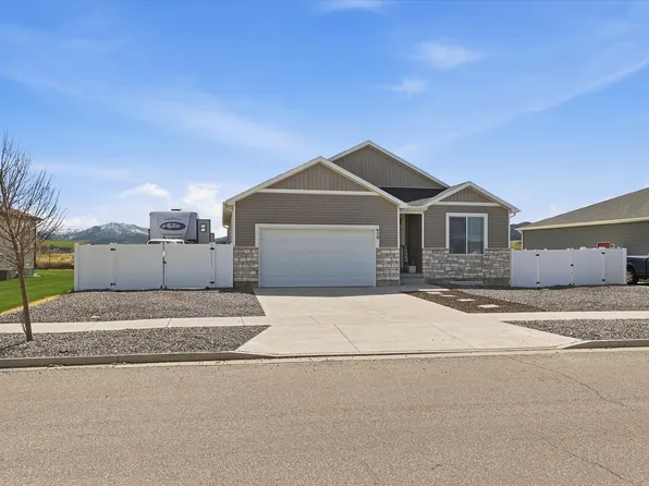 620 E 600 S, Hyrum, UT 84319