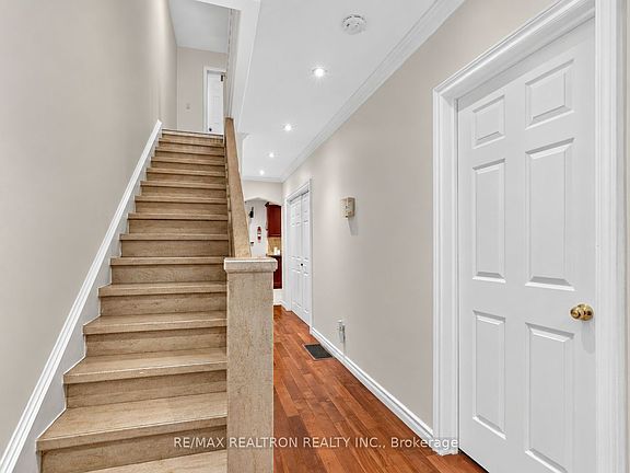 5th image of 1657 Keele St