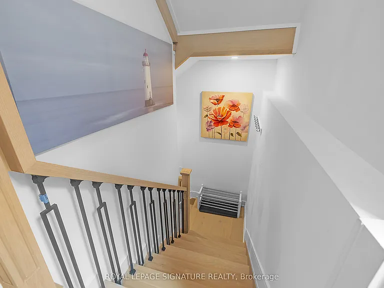 31 Edinburgh Dr — Photo 3