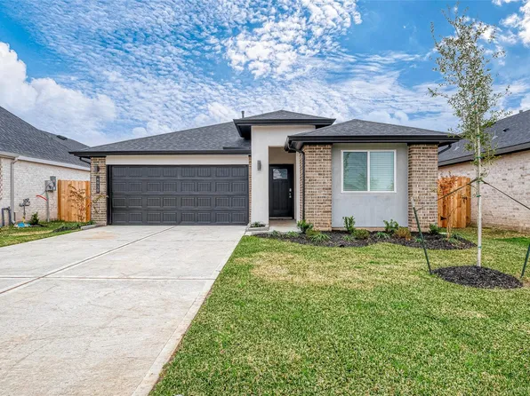 4939 Pine Haven Ln, Fresno, TX 77545