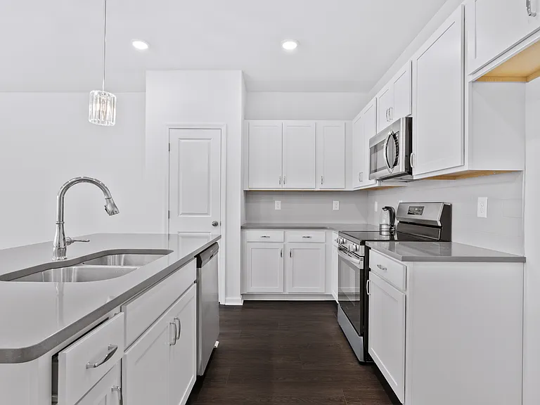 350 Canonbury Dr — Photo 22
