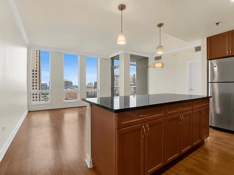 1400 S Michigan Ave #1110 — Photo 3