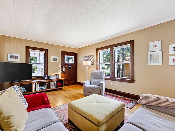 5th image of 1921 E Dayton St