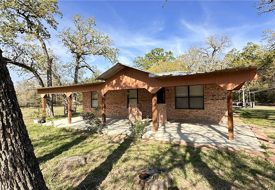 1st image of 4056 Pecan Ln