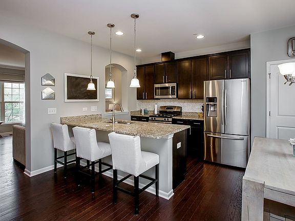 5th image of 493 Kenilworth Ave