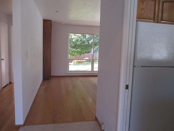 5th image of 3612 Thornwood Dr