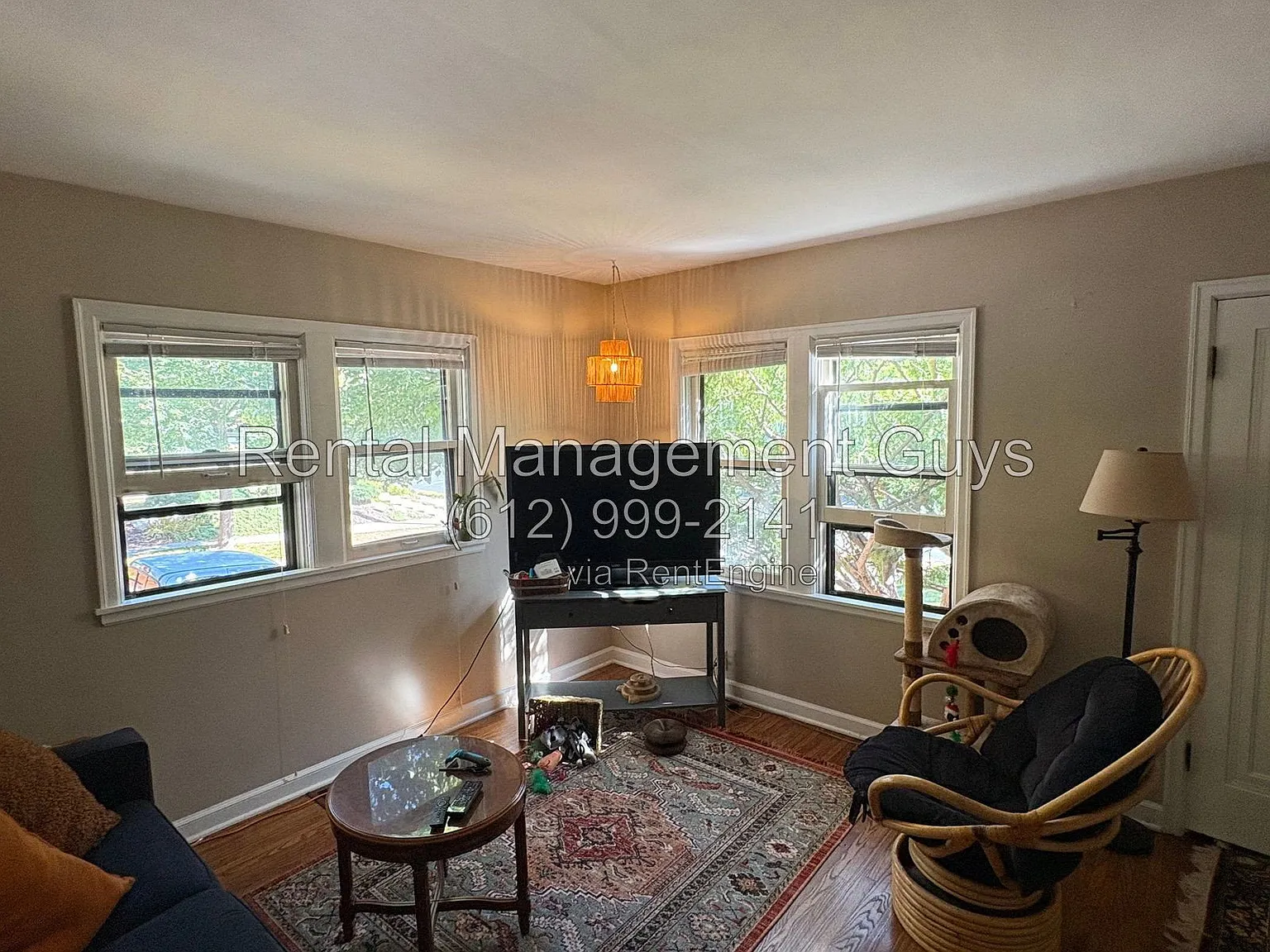 3 bed, 1.0 bath, 1231 sqft, $1,900 — Photo 1