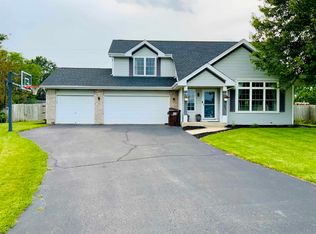 750 Crestview Ct, Rockton, IL 61072