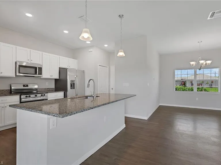1314 NW 7th Ave — Photo 9