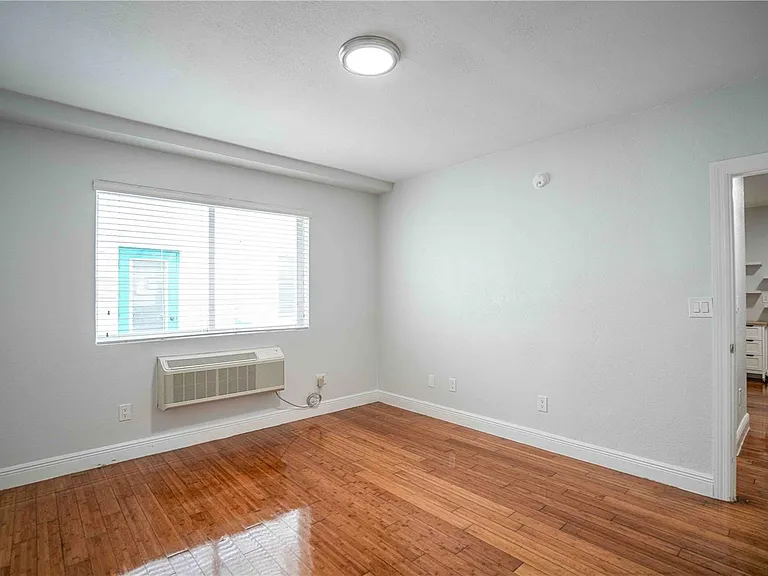 7325 Carlyle Ave #10 — Photo 13