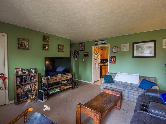5th image of 304 Royalty Ct