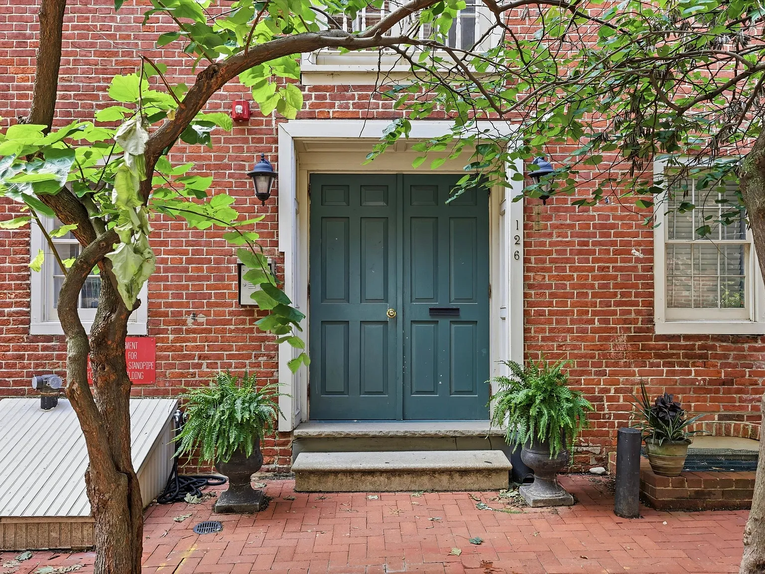 2 bed, 1667 sqft, $2,700 — Photo 2