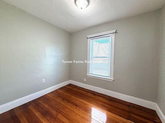 5th image of 18 Perry St #3