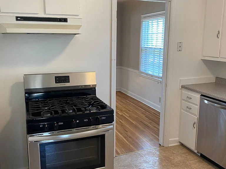 2207 Girard Ave S #1 — Photo 5