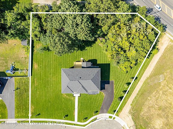 2nd image of 1705 Symphony Lane