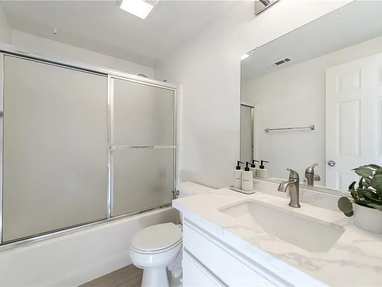 1407 Elmhurst — Photo 25