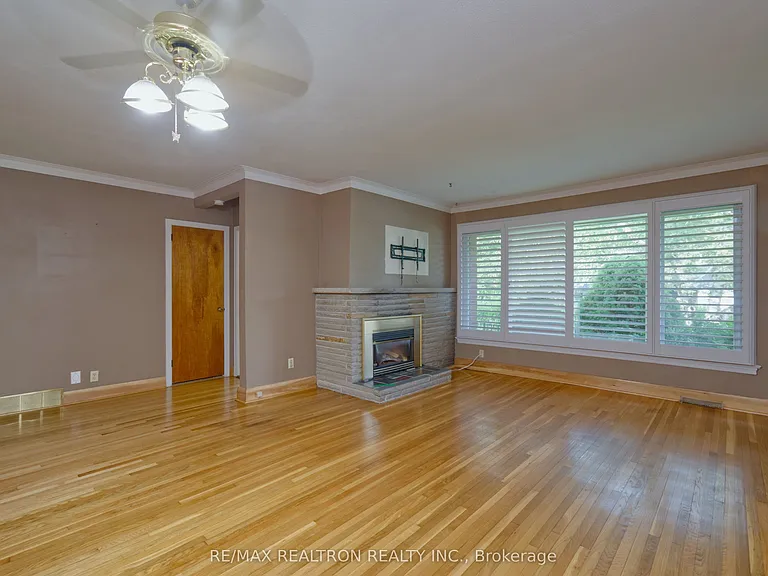 250 Meadow Rd — Photo 8