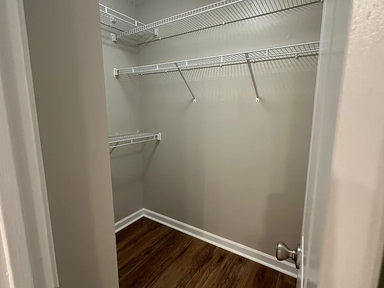 3505 Lakeside Ct — Photo 30