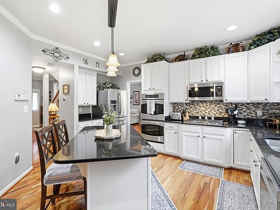 2nd image of 5889 Fincastle Dr
