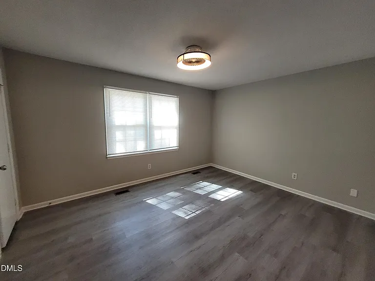 920 Jason Ct — Photo 16