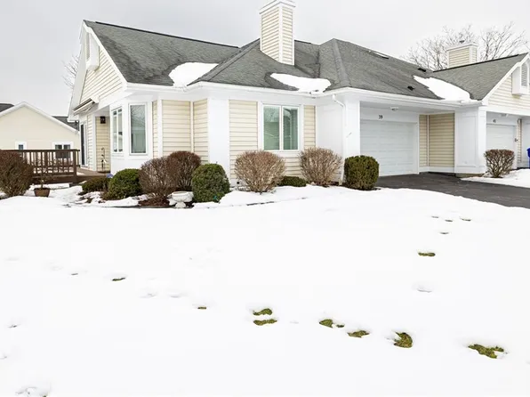 39 Old Settlers Dr, Pittsford, NY 14534