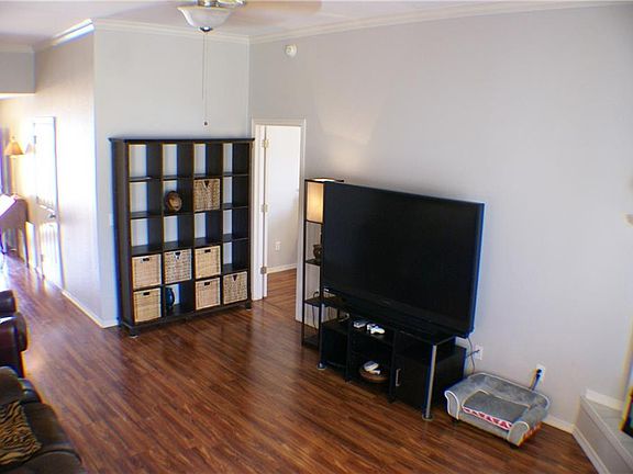 3rd image of 510 Emerald St