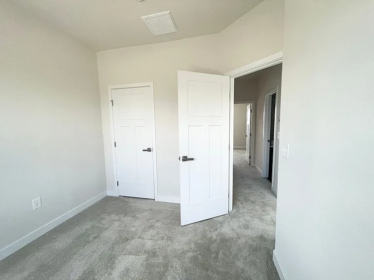315 Fost Blvd — Photo 6