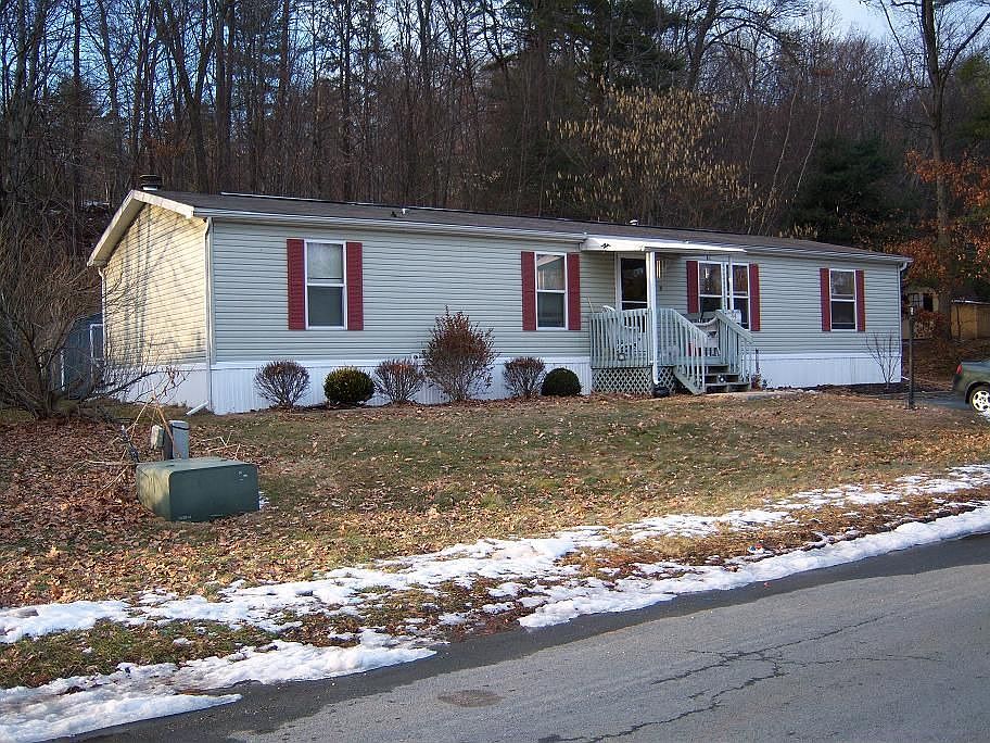 front yard w/porch